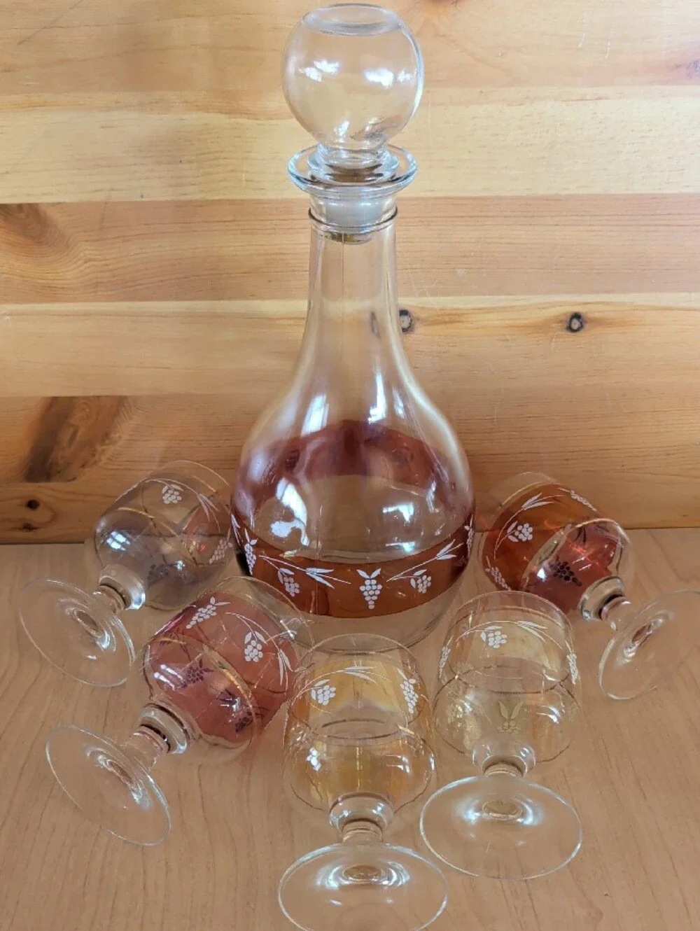 5 pcs. VTG. Fidenza Italy, Decanter Set. Cranberry Red Glass, Grapes Design.